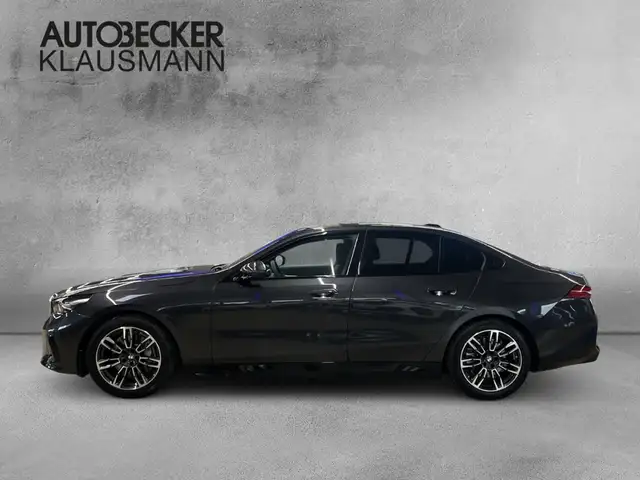 BMW I5 view 3