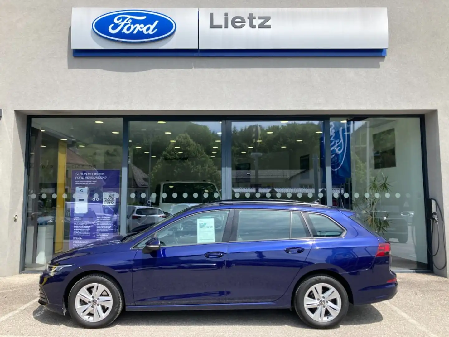 Volkswagen Golf Variant Life 2,0TDI Blauw - 1