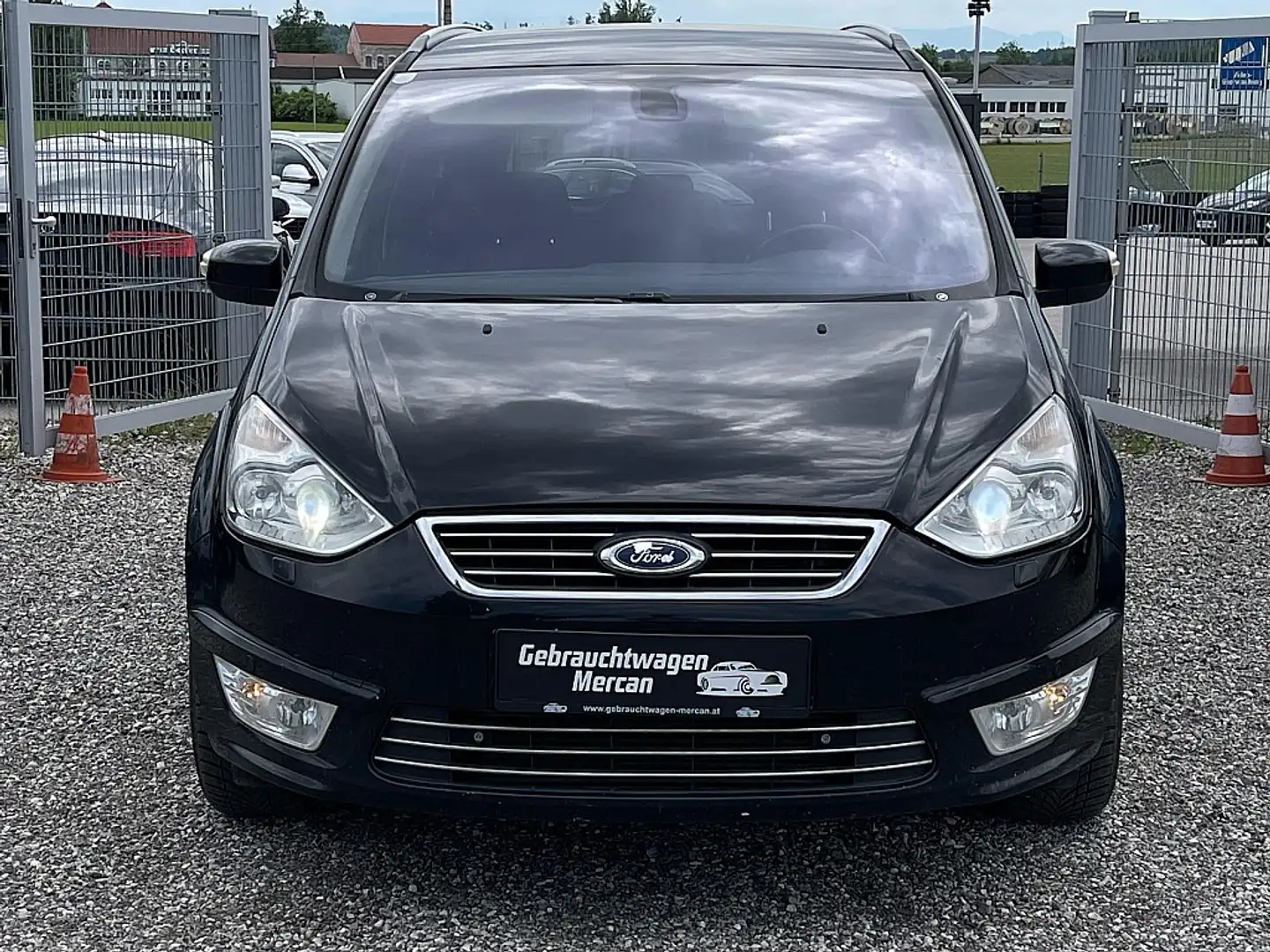 Ford Galaxy Titanium 2,0 TDCi DPF Aut. Schwarz - 2