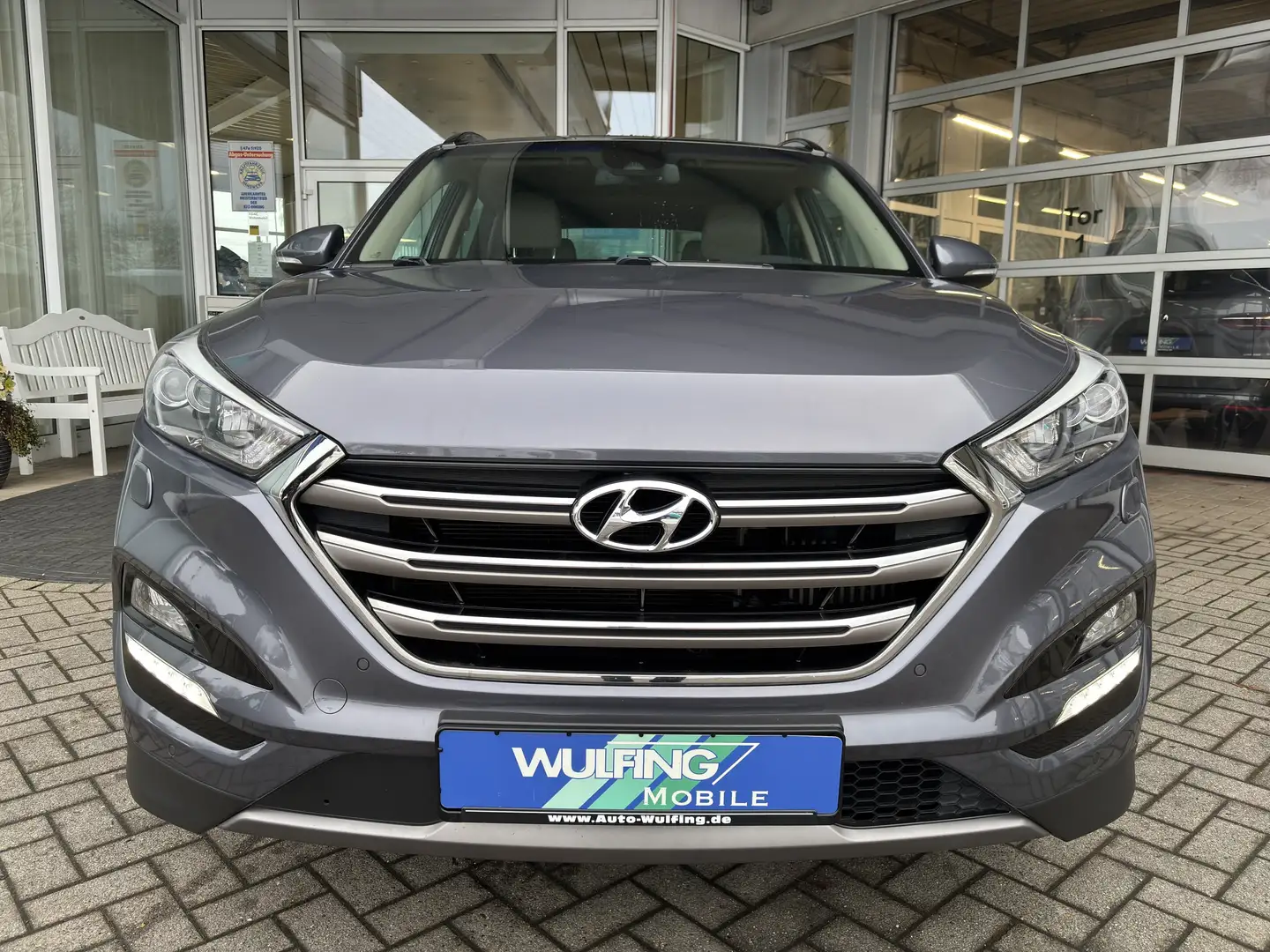Hyundai TUCSON Trend 4WD SHZ LEDER PANO CAM AHK AUT VOLL Gris - 2