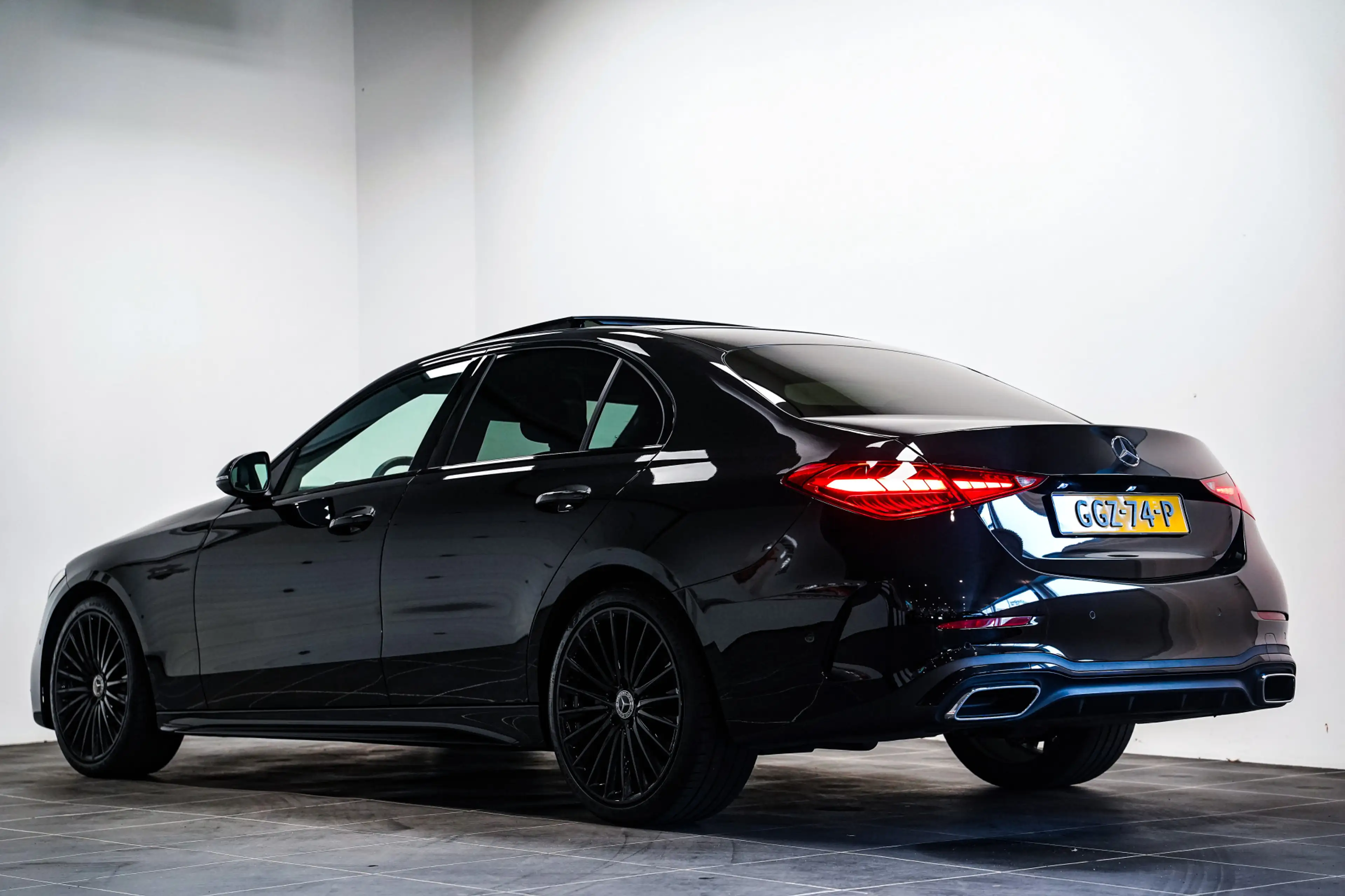 Mercedes-Benz C 180 AMG Line|Pano|Camera|Carplay — photo 2
