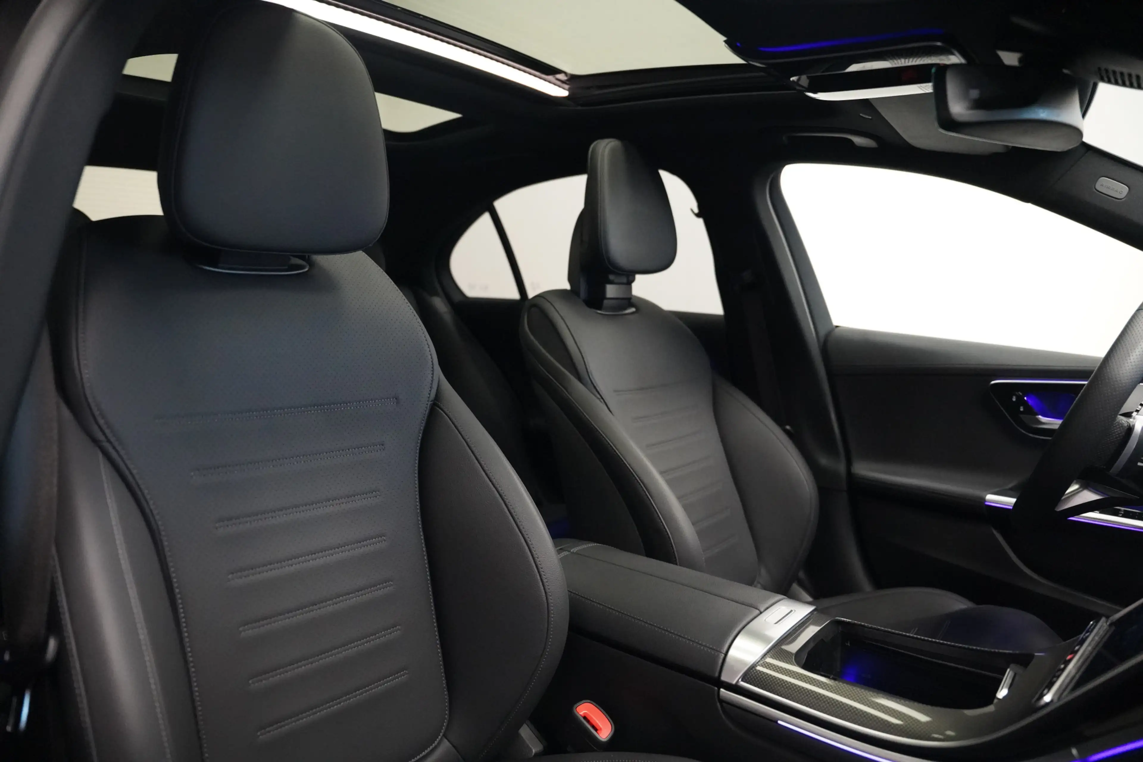 Mercedes-Benz C 180 AMG Line|Pano|Camera|Carplay — photo 5