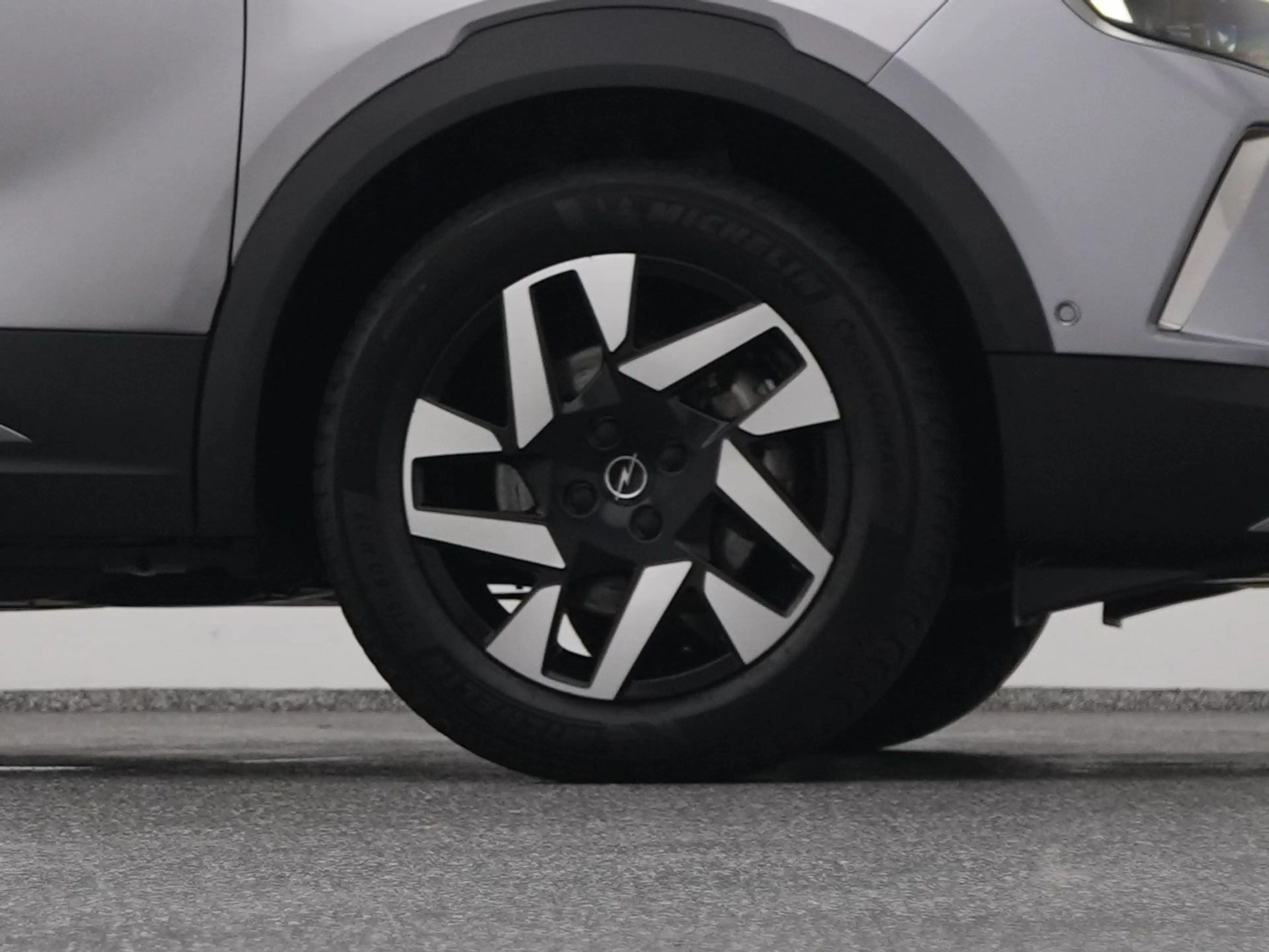 Opel Mokka-E Business Elegance 50-kWh 11kw bl. | NAVI — photo 43