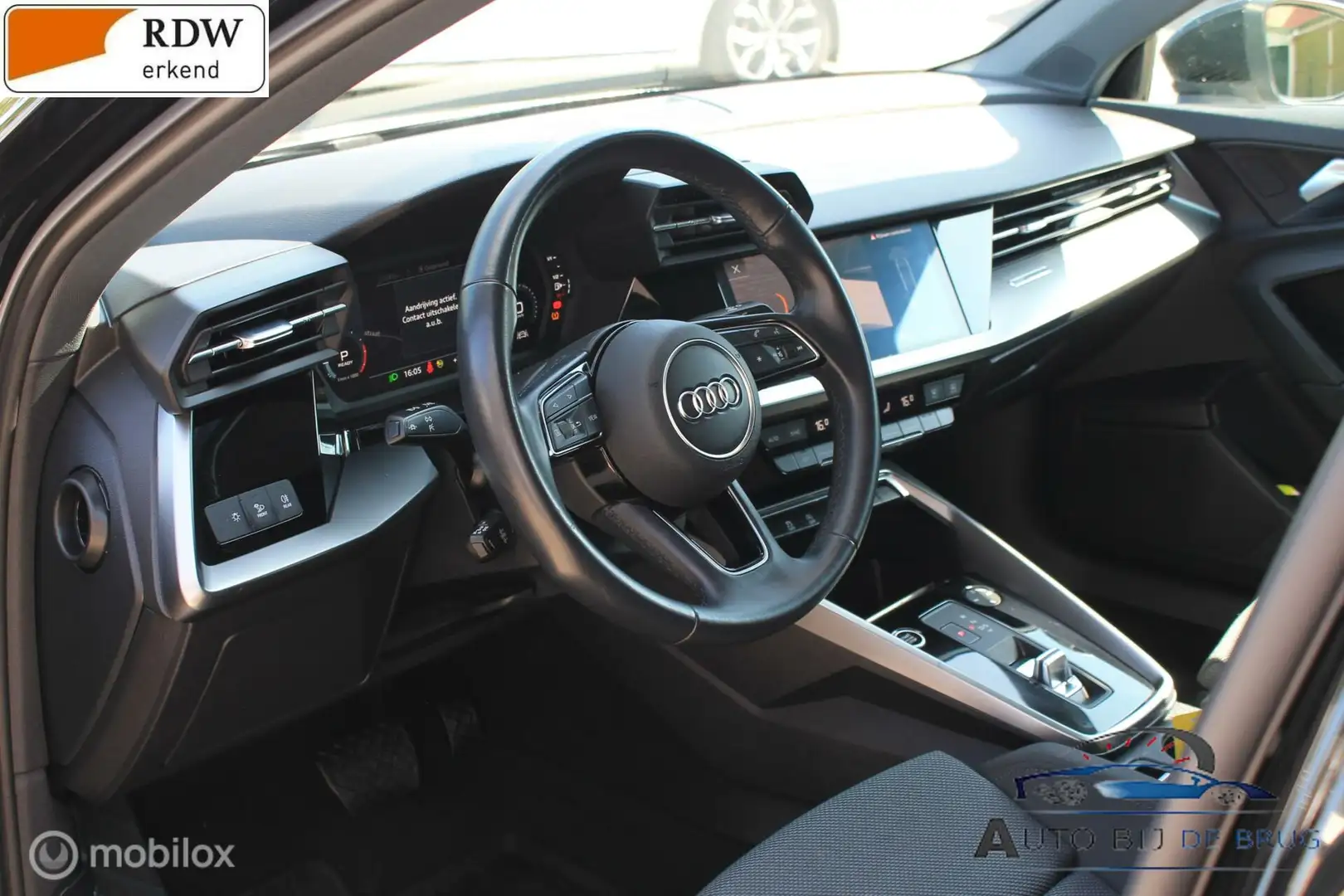 Audi A3 Limousine 35 TFSI Business edition 150PK Automaat Nero - 2