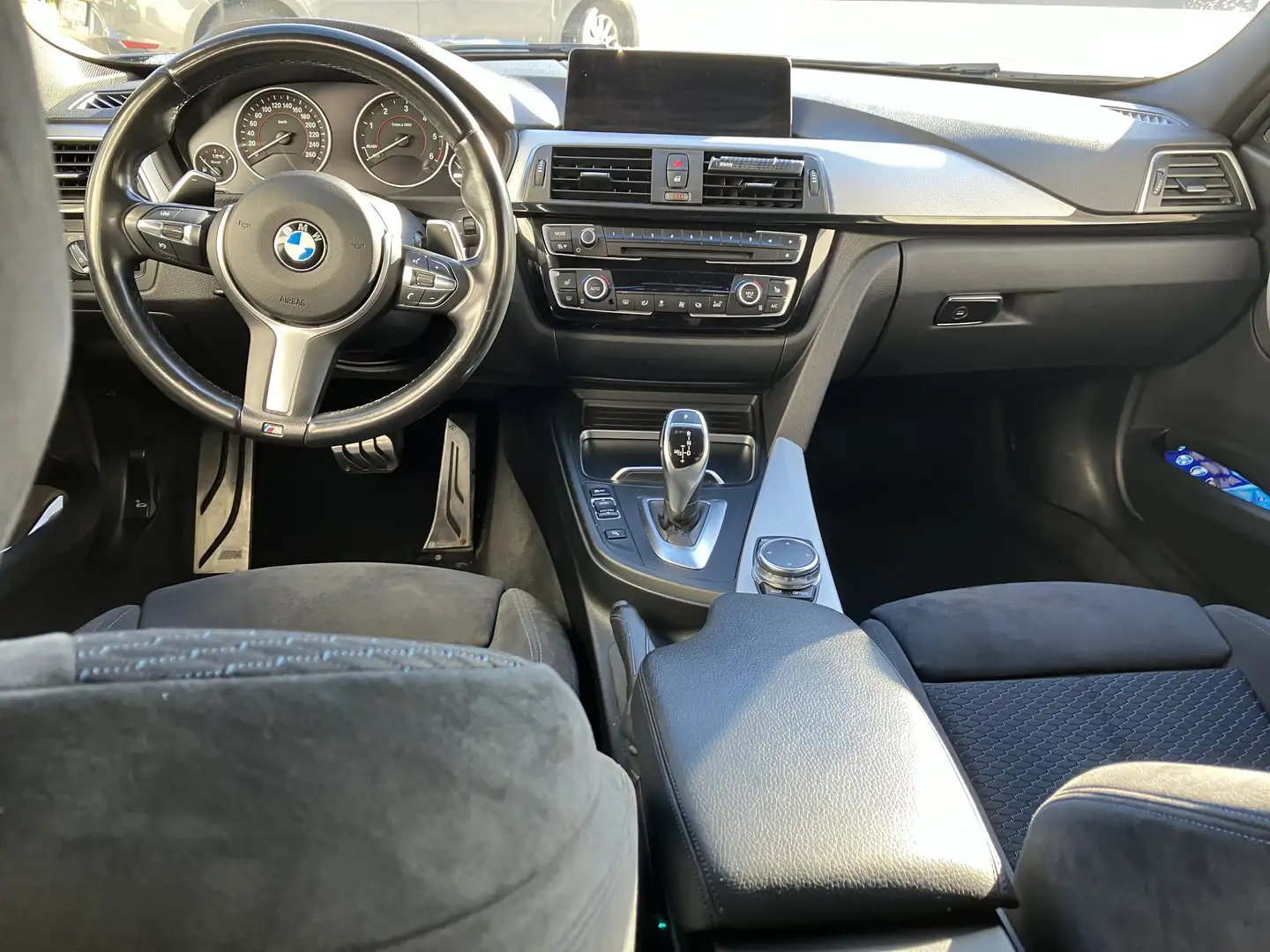BMW 320 320d xDrive Touring M Sport Aut. - 1
