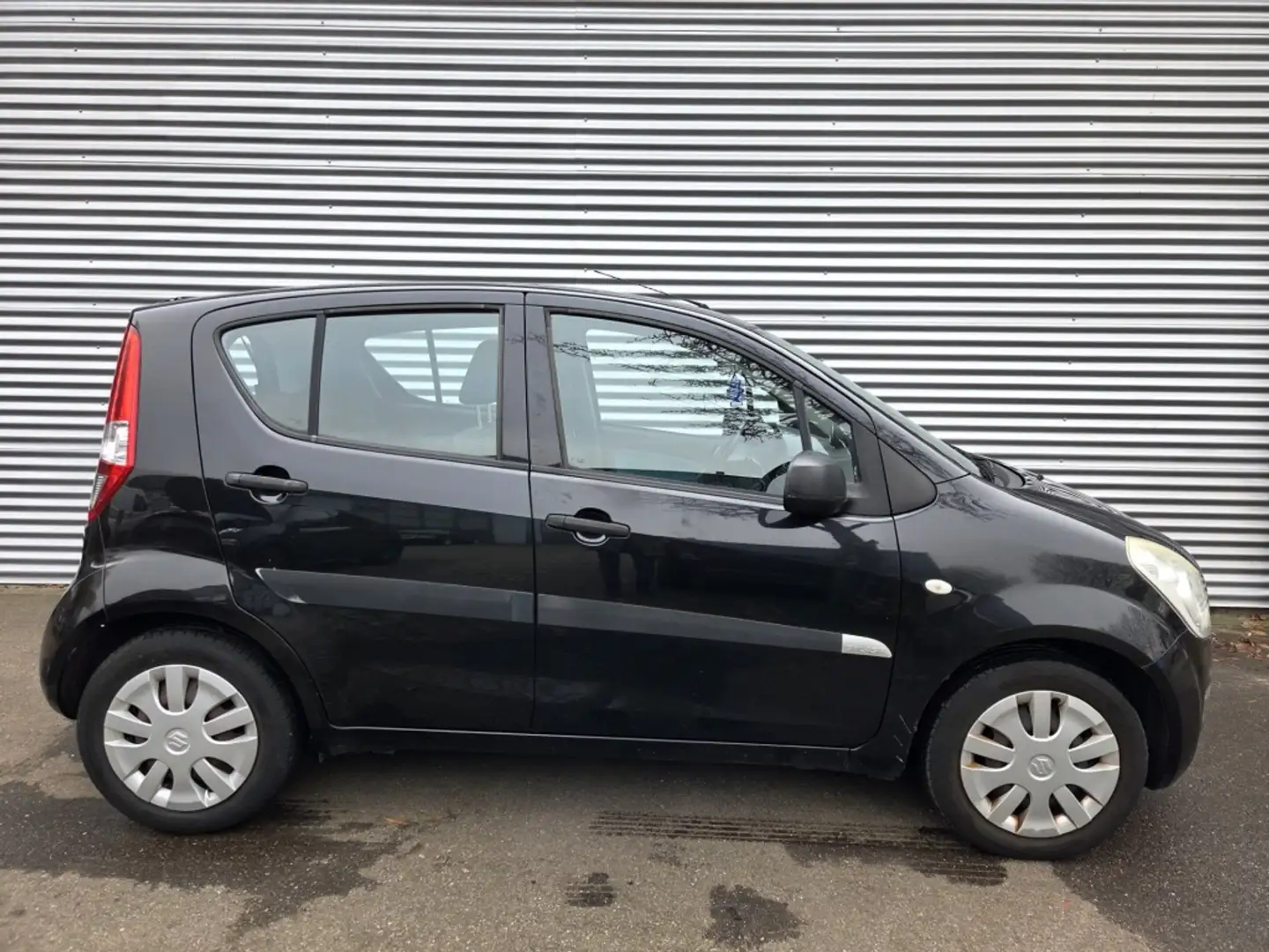 Suzuki Splash 1.0 Trend Schwarz - 1