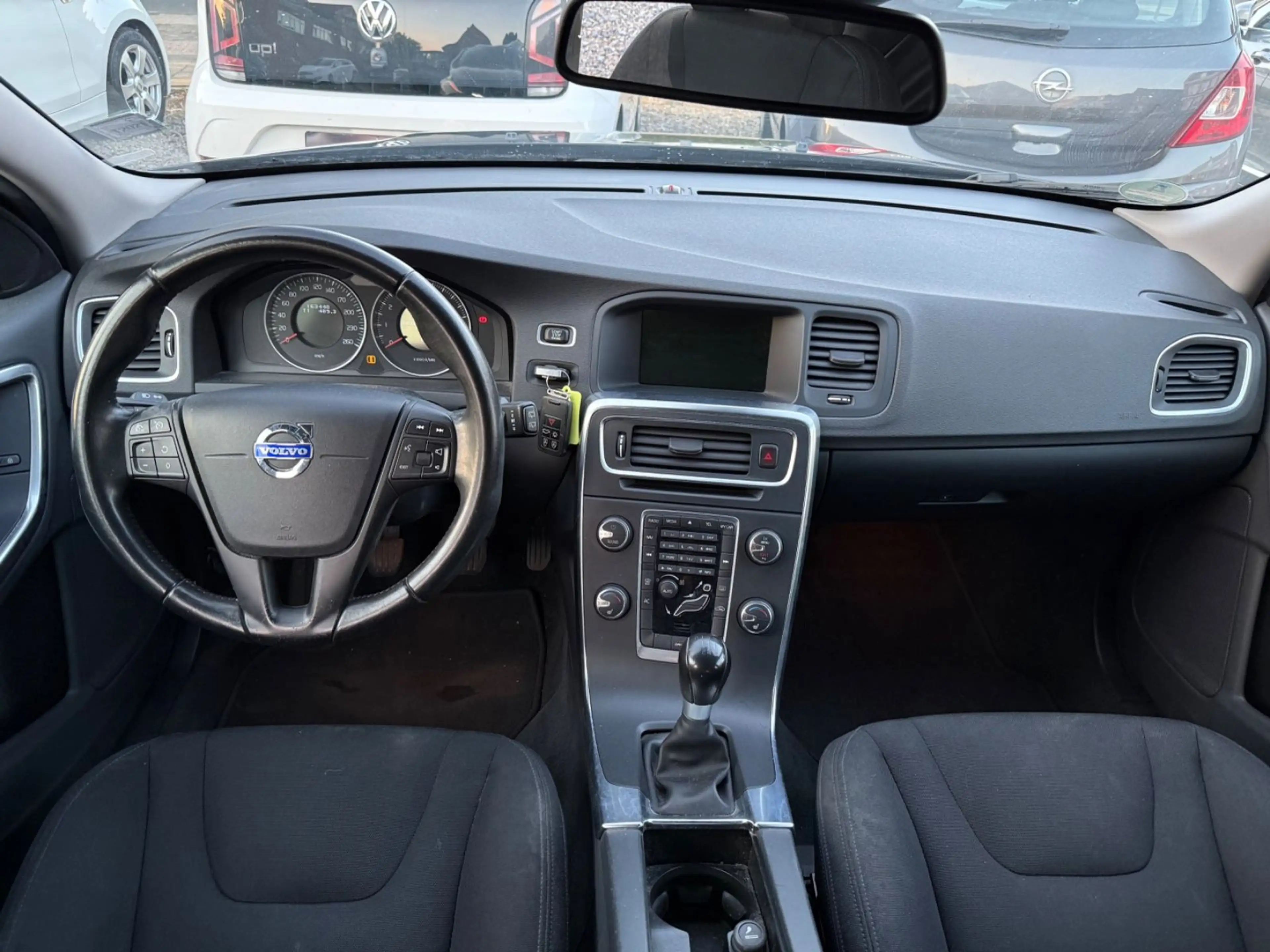 Volvo V60 Kombi Kinetic T3 1.6i Navi AHK SHZ 2.Hand — photo 11