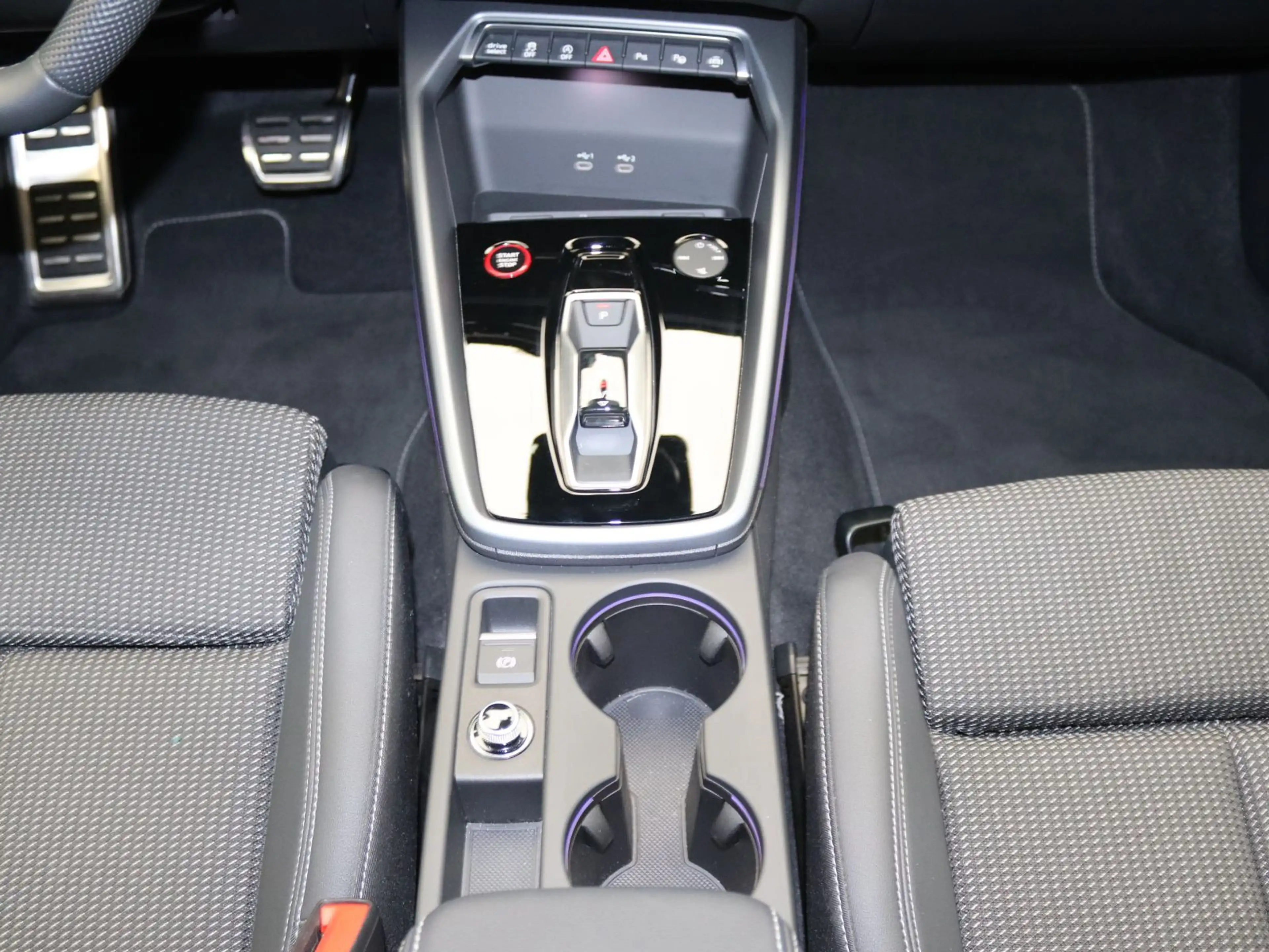 Audi S3 TFSI quattro S-tronic / Sonos, LED — photo 10