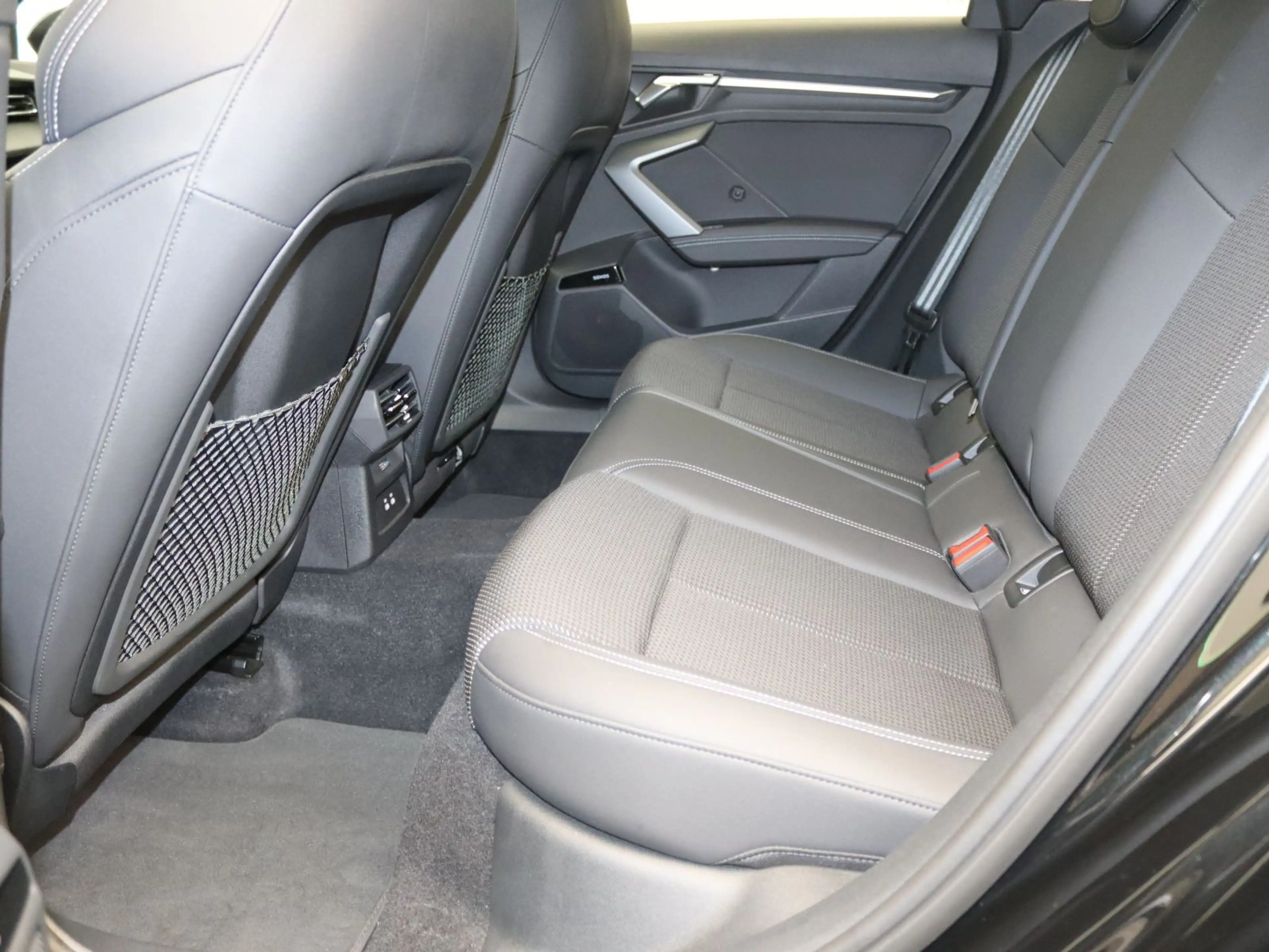 Audi S3 TFSI quattro S-tronic / Sonos, LED — photo 15