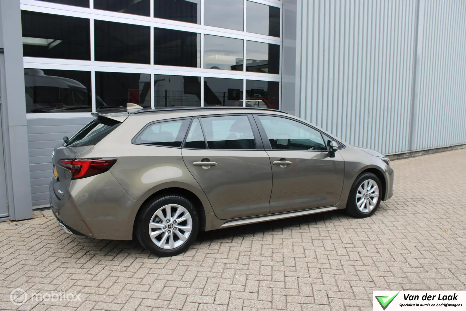 Toyota Corolla Touring Sports Hybrid 140 Active 1e Eig | NL Auto Groen - 2