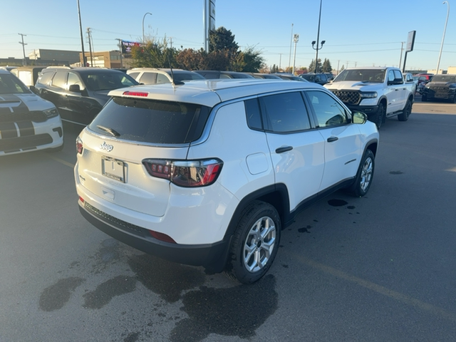 2026 Jeep Compass Sport — снимка 5