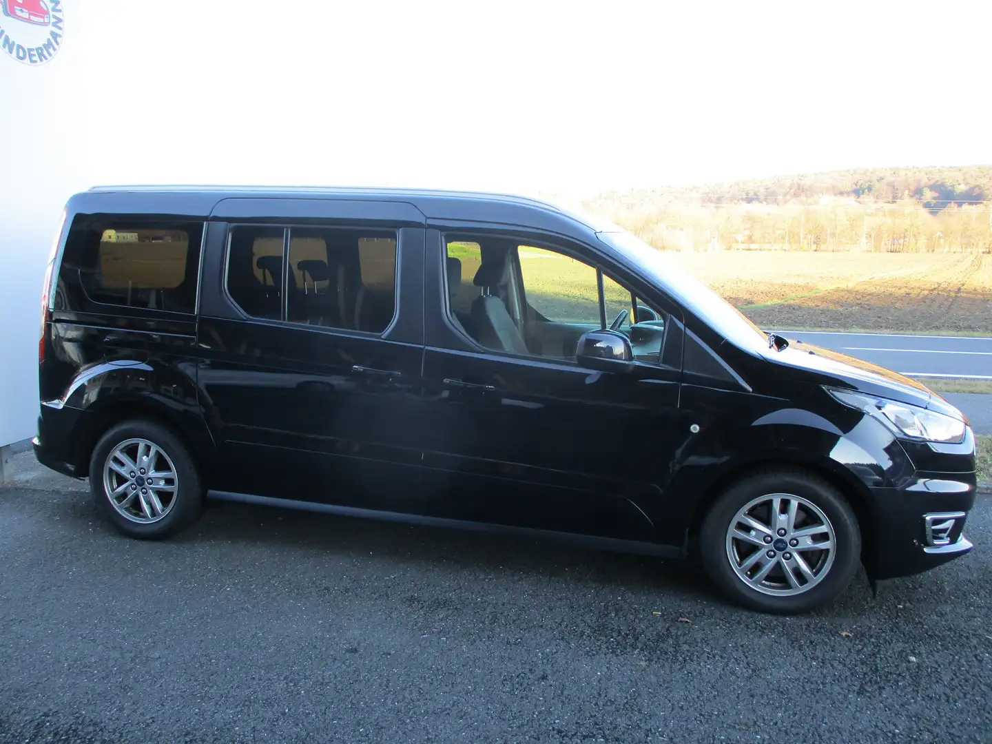 Ford Tourneo Connect Titanium L2 Noir - 2