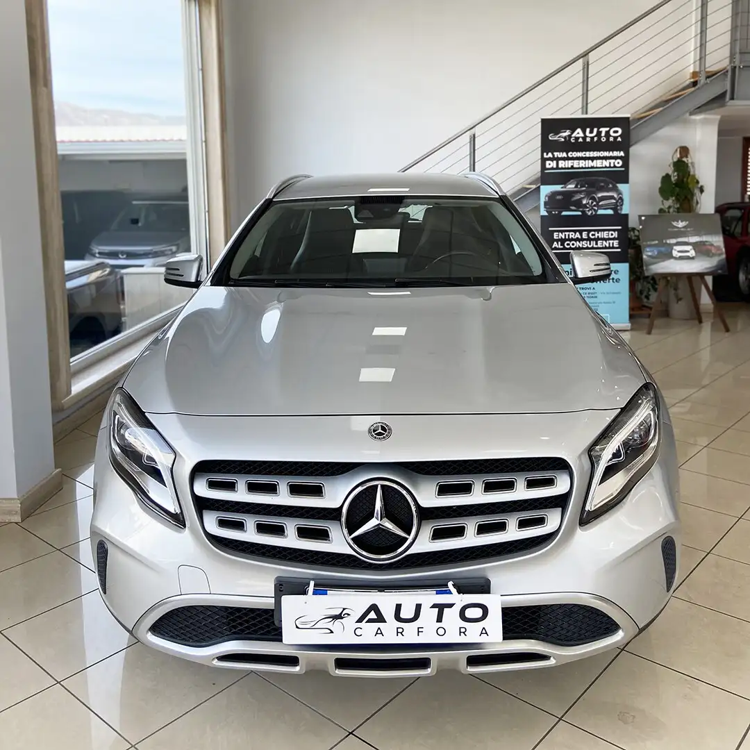 Mercedes-Benz GLA 200 GLA 200 d Sport Argent - 2
