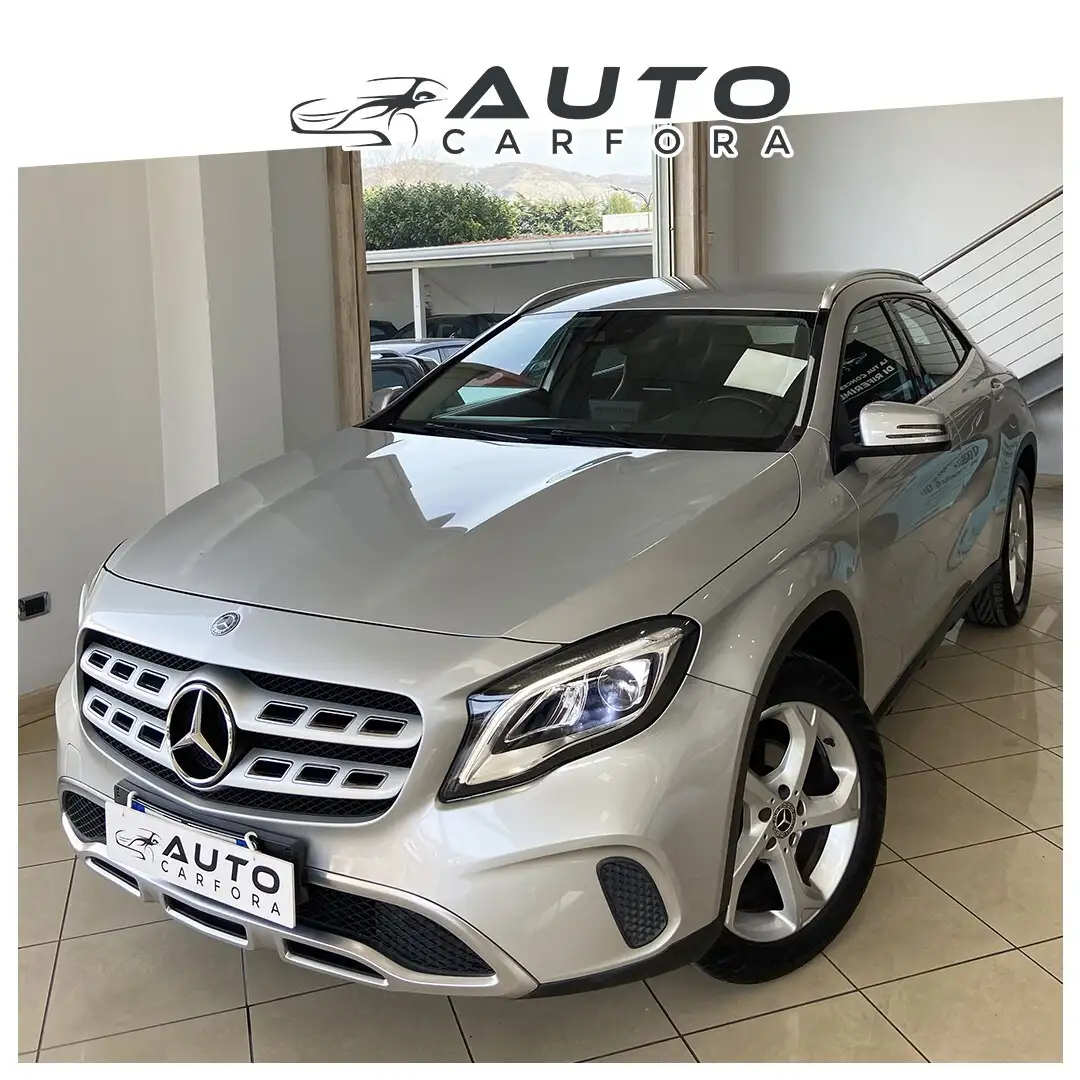 Mercedes-Benz GLA 200 GLA 200 d Sport Argent - 1