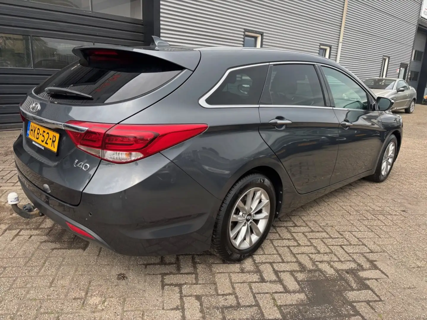 Hyundai i40 Wagon 1.6 GDI Essence | 3MND GAR | NAVI | CLIMA | Gris - 2