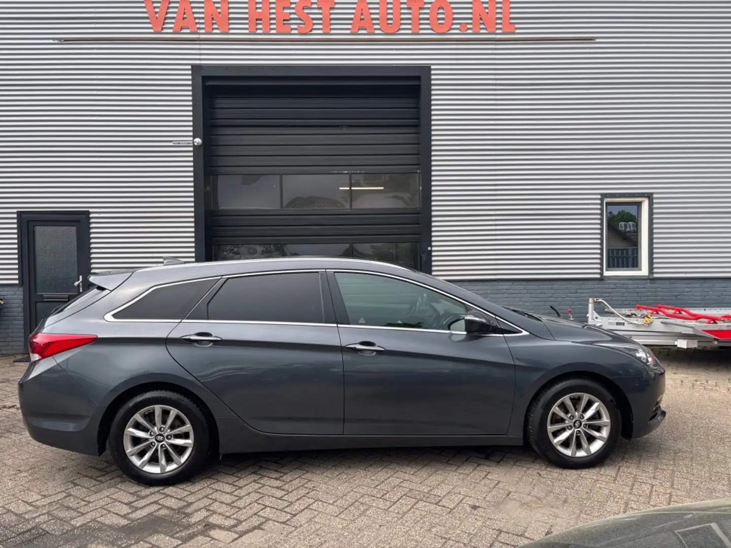 Hyundai i40 Wagon 1.6 GDI Essence | 3MND GAR | NAVI | CLIMA | Gris - 1