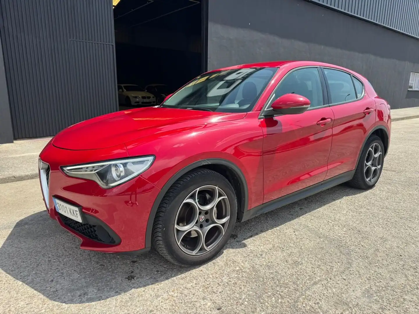 Alfa Romeo Stelvio 2.2 RWD Aut. 150 Rouge - 2
