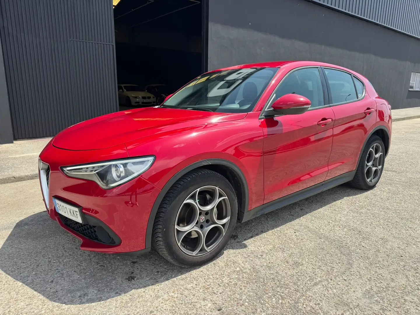 Alfa Romeo Stelvio 2.2 RWD Aut. 150 Rojo - 2