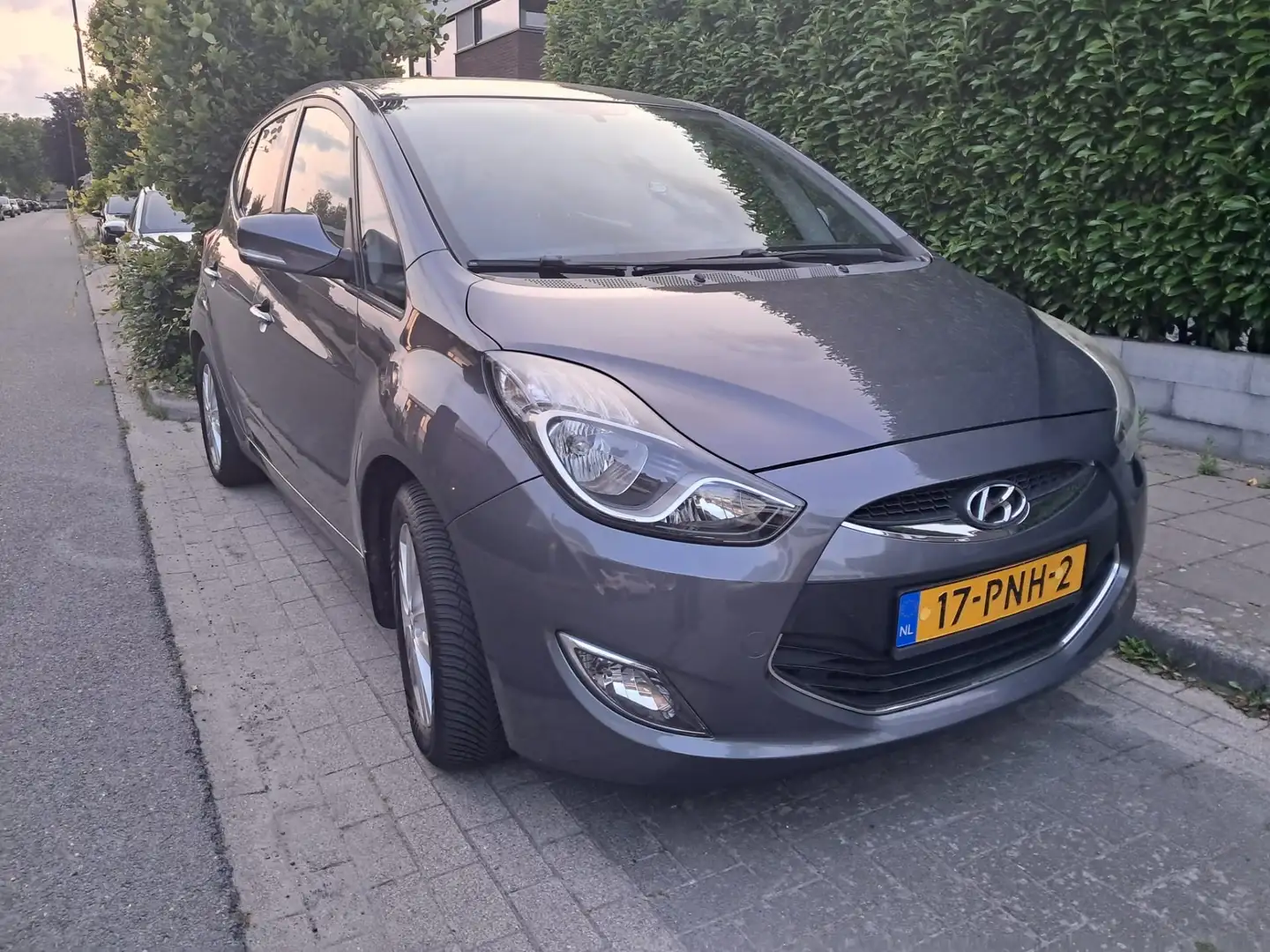 Hyundai iX20 1.6i i-Vision Lpg g3 automaat!!! Gris - 1
