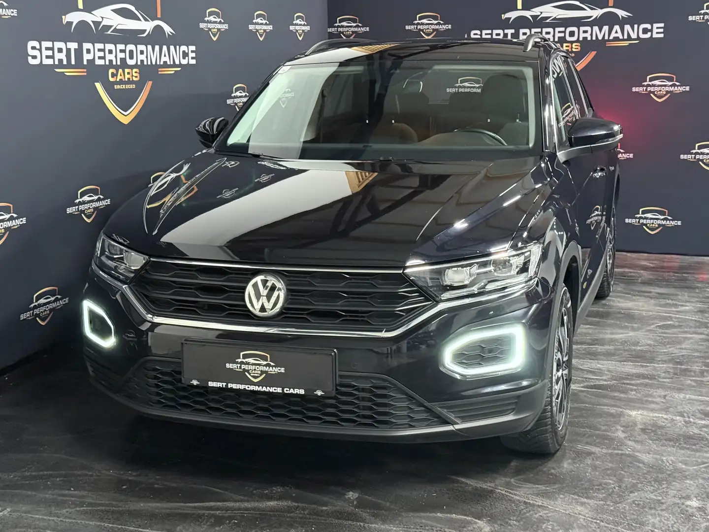Volkswagen T-Roc Basis Schwarz - 2