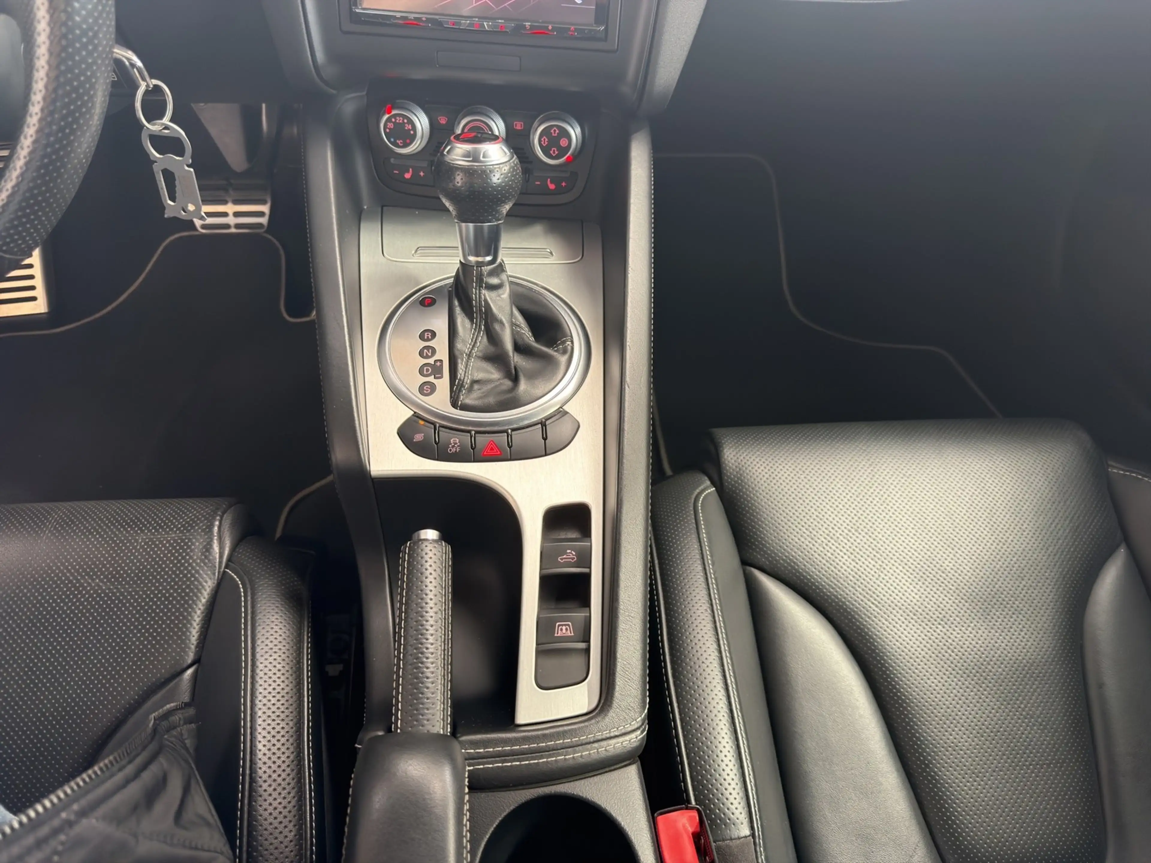 Audi TT RS Roadster 2.5TFSI quattro — photo 14