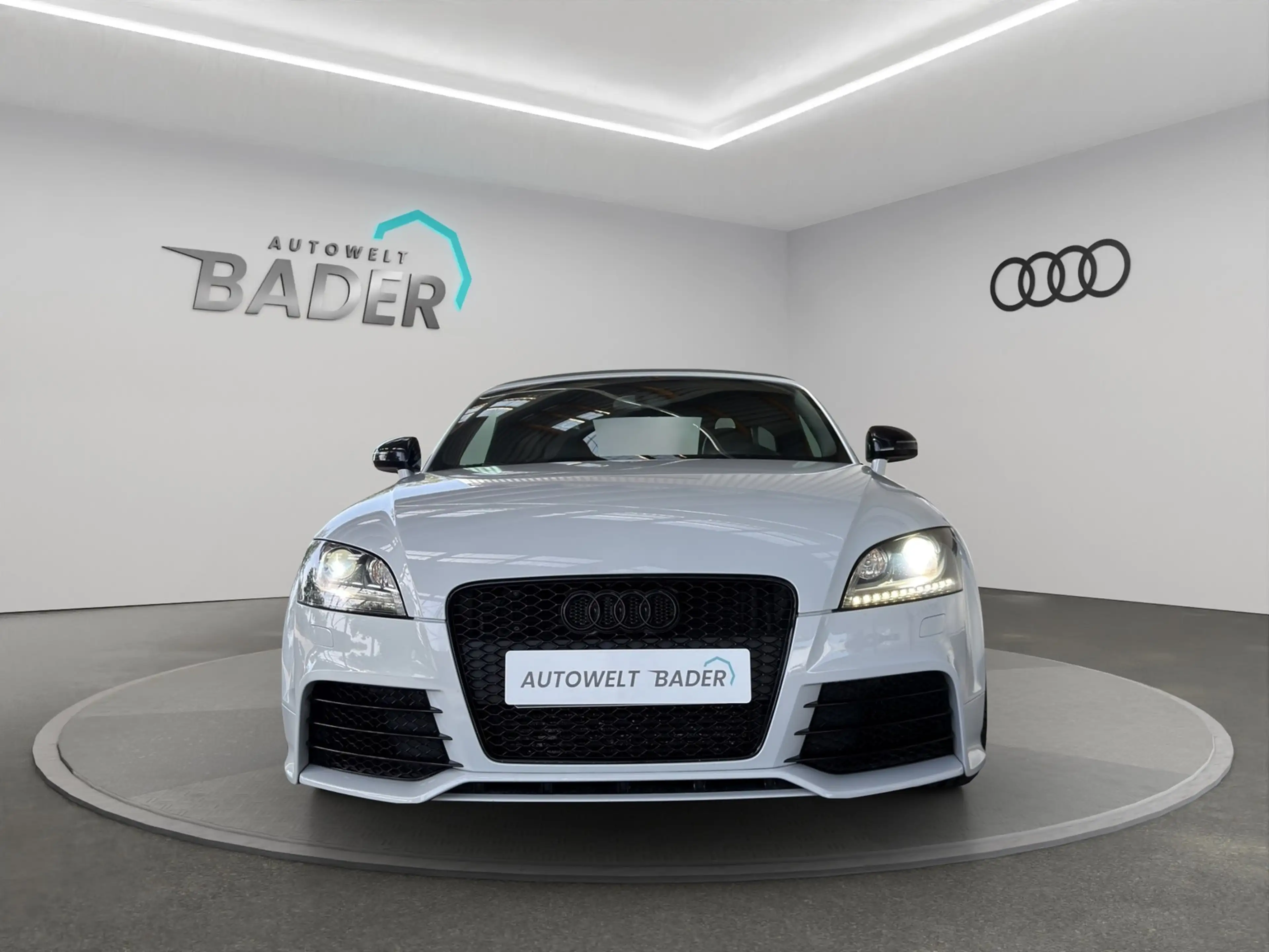 Audi TT RS Roadster 2.5TFSI quattro — photo 2