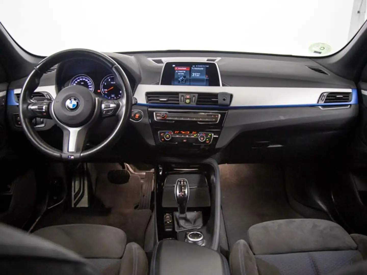 BMW X1 sDrive 18dA Weiß - 2