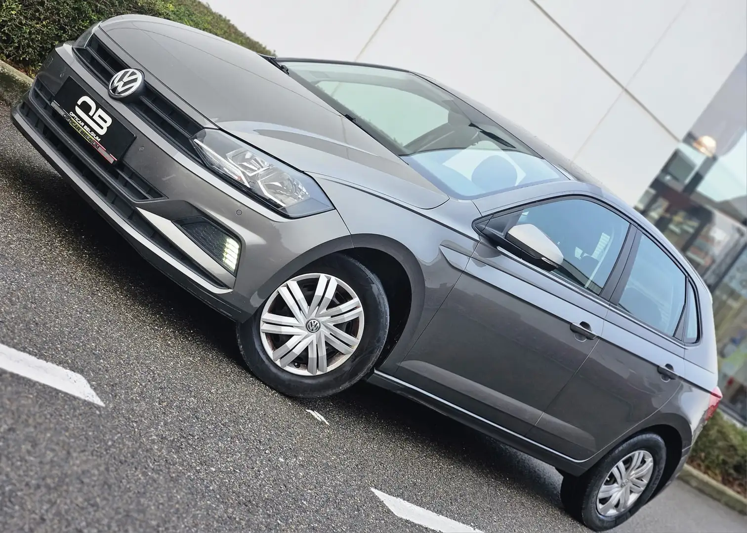 Volkswagen Polo *** 1.0 i - GPS - PDC - Airco - Garantie *** Grijs - 1