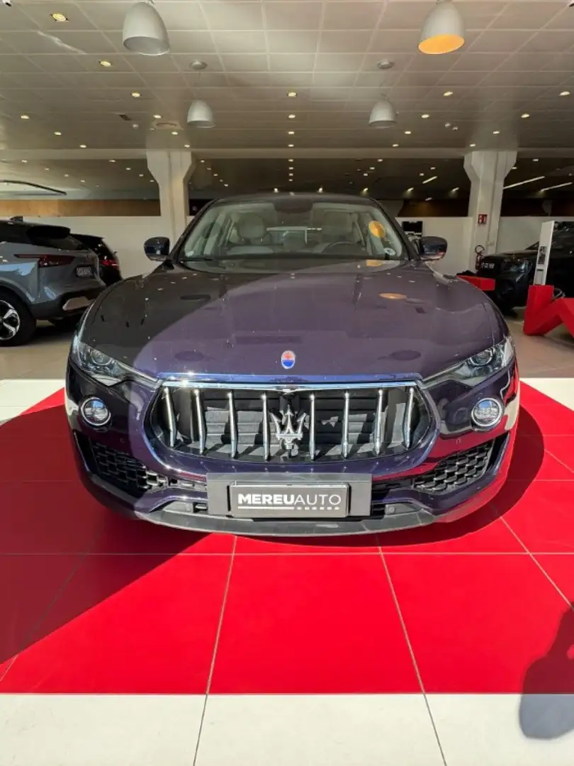 Maserati Levante V6 Diesel 275 CV AWD Granlusso Bleu - 2