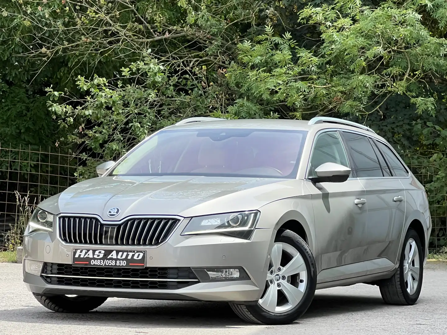 Skoda Superb SW 1.6 CR TDI//EURO6B//FULLOPTIONS//NAVI - 1