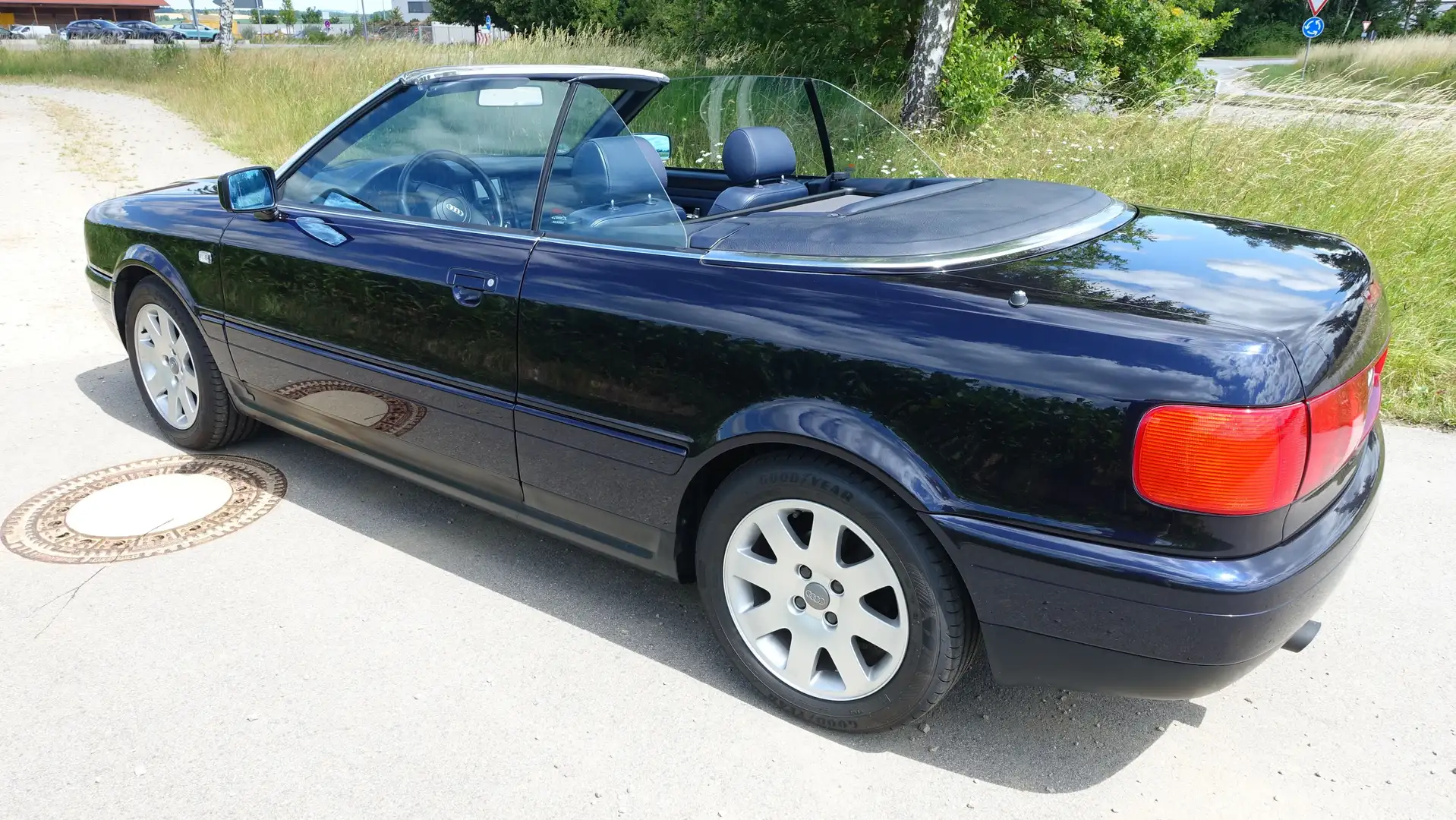 Audi Cabriolet Cabriolet 1.8 Blau - 2