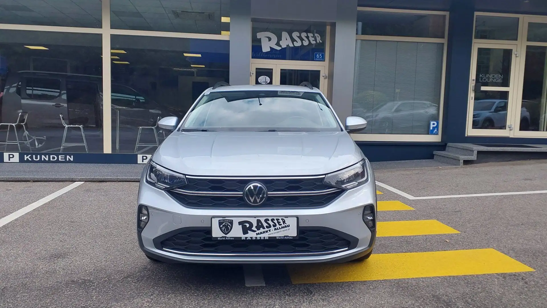 Volkswagen Taigo 1.0 TSI Life OPF Grau - 1