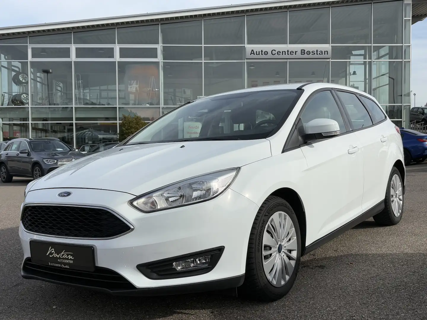 Ford Focus BUSINESS/NAVI/PARKSENSOR/APPLE CAR PLAY Blanc - 2