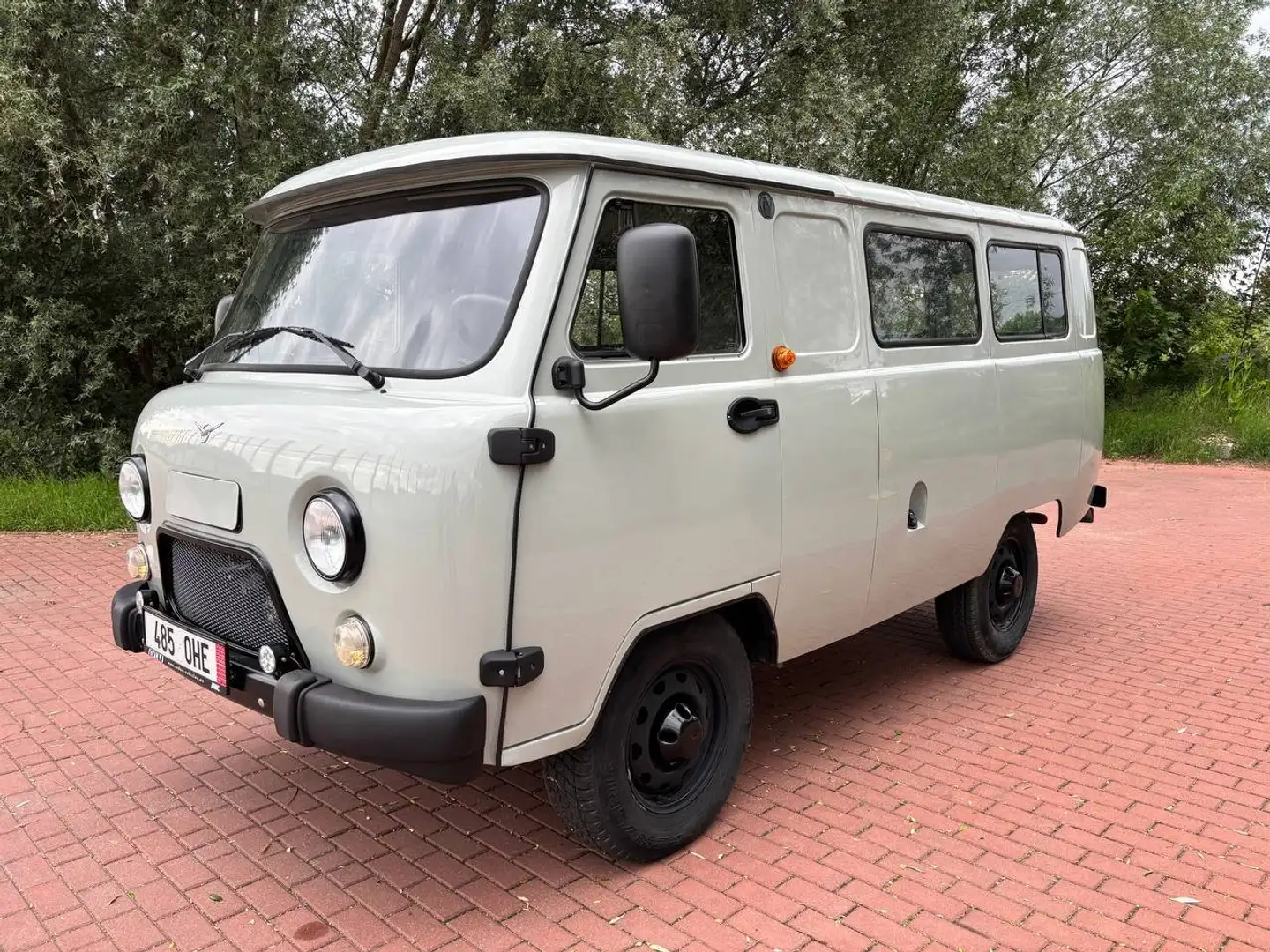 UAZ Buchanka 3741 Gris - 2