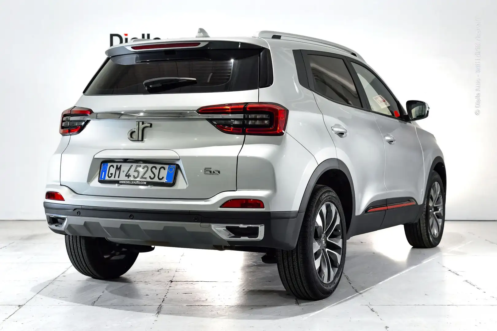 DR Automobiles DR5.0 dr 5.0 1.5 Turbo CVT Bi-Fuel GPL 149CV Silber - 2