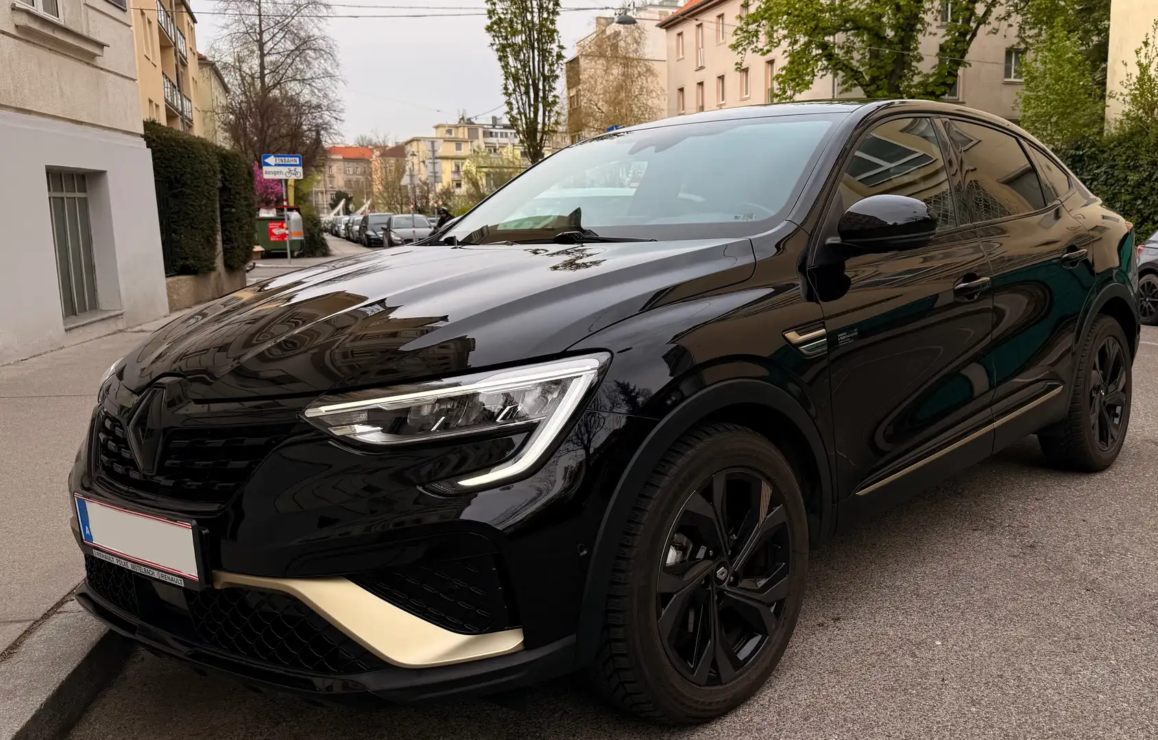 Renault Arkana Renault Arkana E-Tech Engineered Full Hybrid 145 T Schwarz - 1