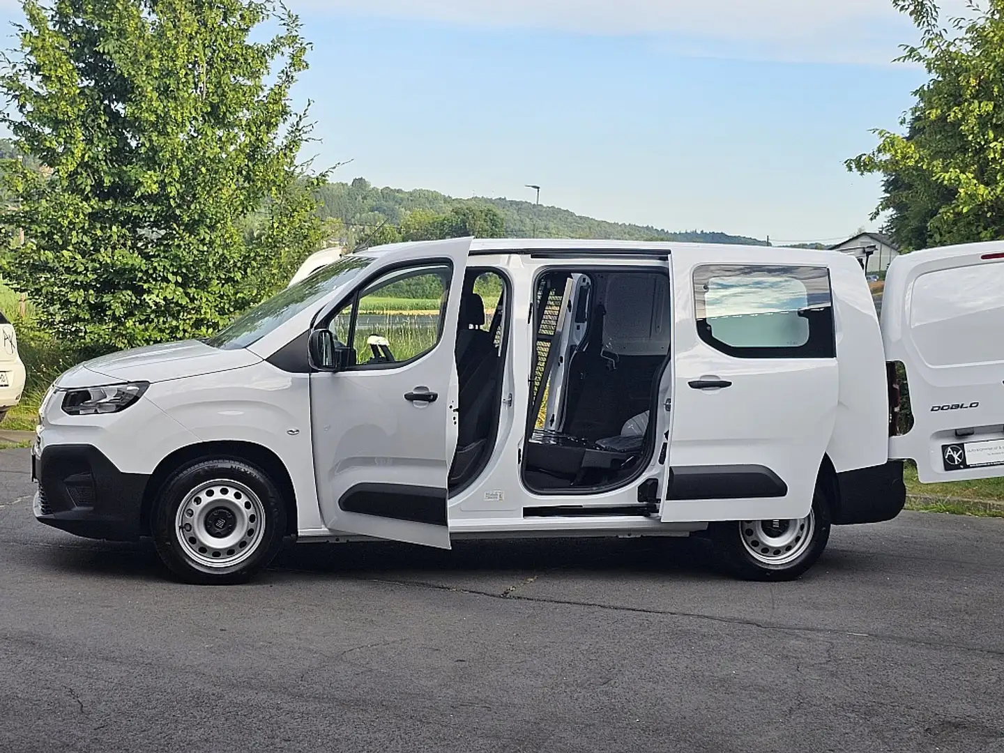 Fiat Doblo Doblo Kastenwagen DoKa BlueHDi 130PS 8-Gang Aut... Blanc - 1