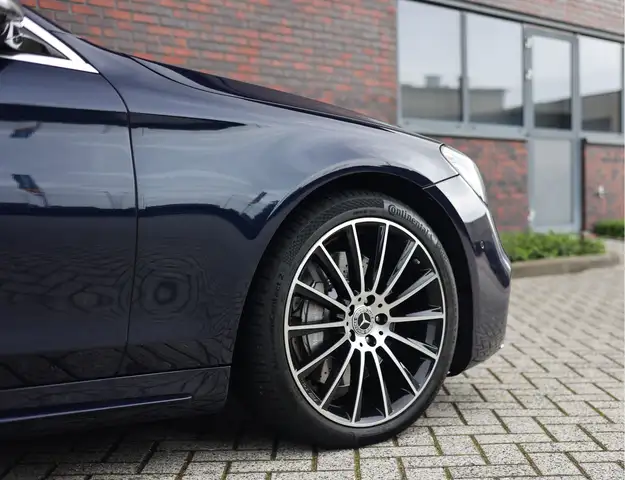 Mercedes-Benz S-Class view 18