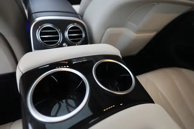 Mercedes-Benz S-Class view 26