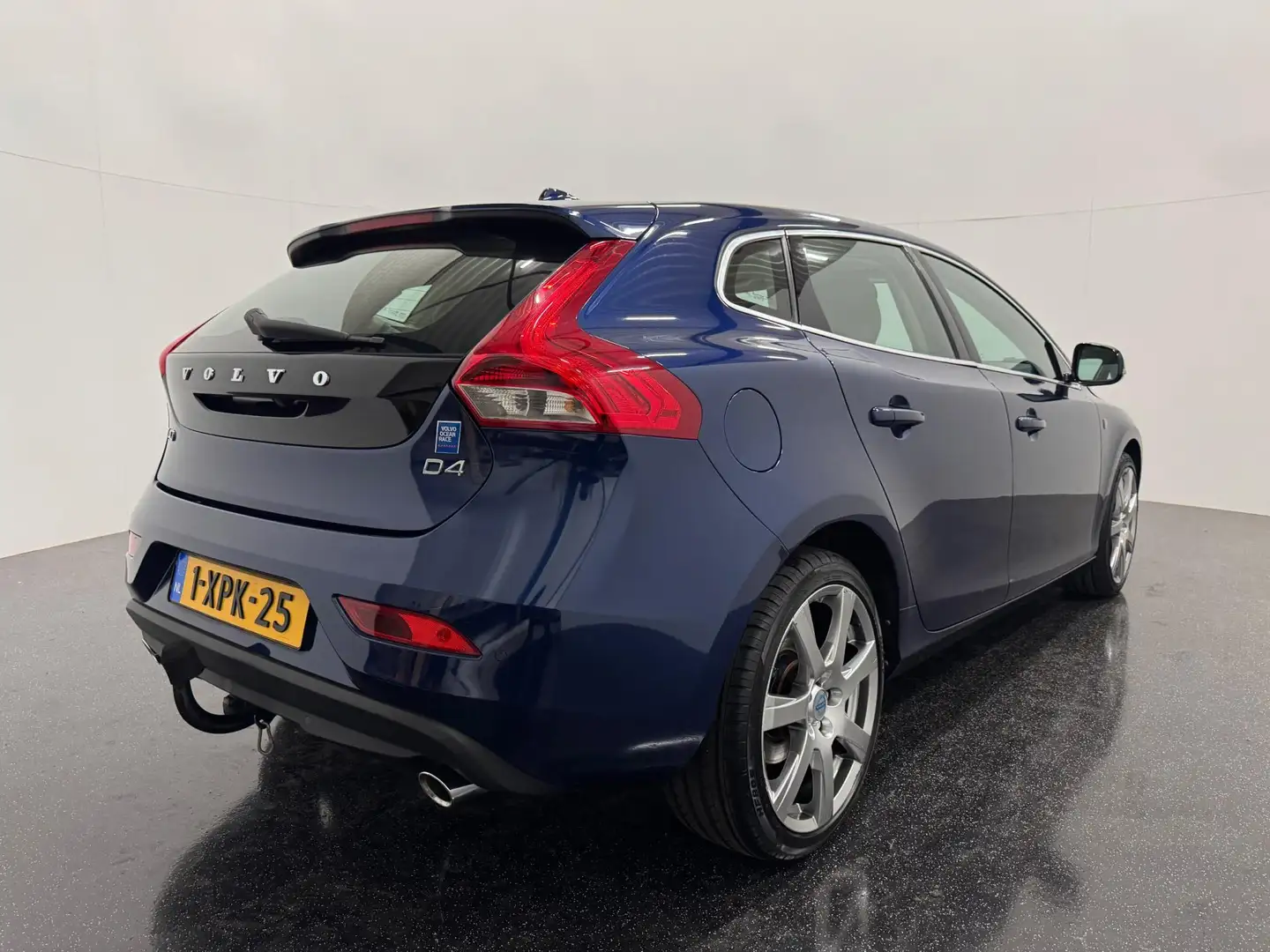 Volvo V40 2.0 D4 Ocean Race Business / Pano / Leder Bleu - 2