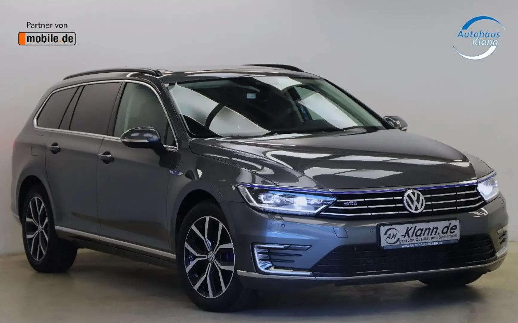 Volkswagen Passat Variant GTE 1.4 TSI 218PS DSG Hybrid ACC Grau - 1