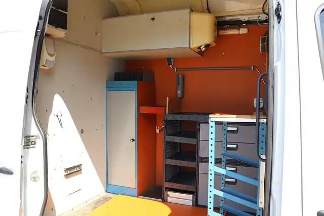 Mercedes-Benz Sprinter view 24