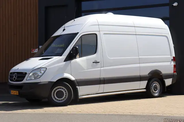 Mercedes-Benz Sprinter view 26