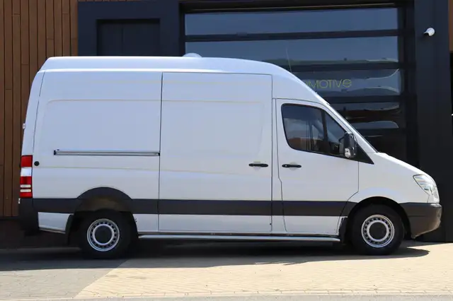 Mercedes-Benz Sprinter view 11