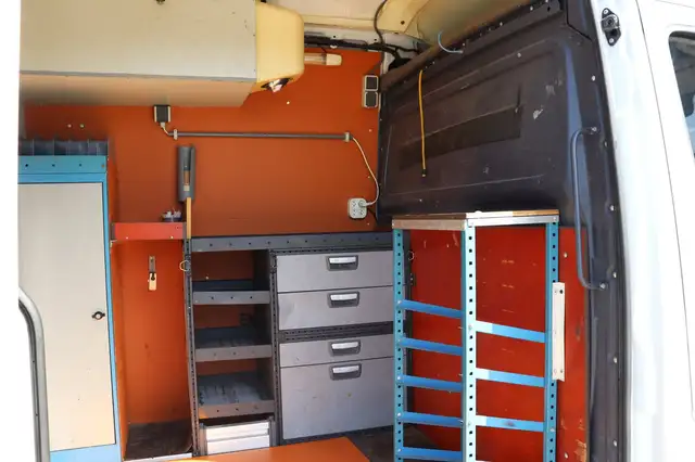 Mercedes-Benz Sprinter view 25