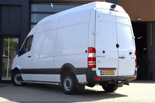 Mercedes-Benz Sprinter view 18