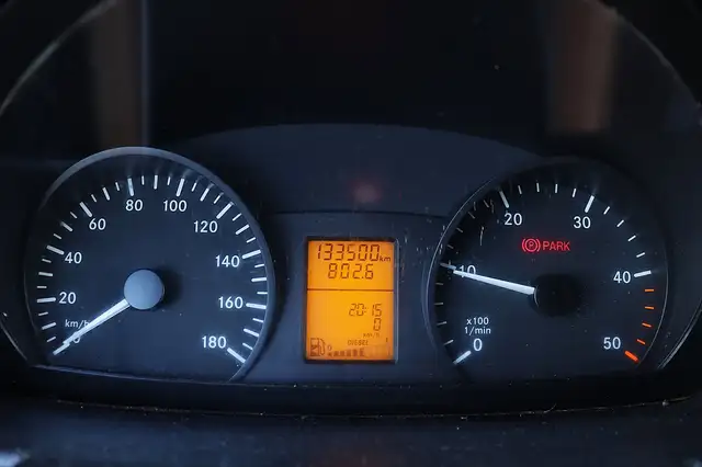 Mercedes-Benz Sprinter view 14