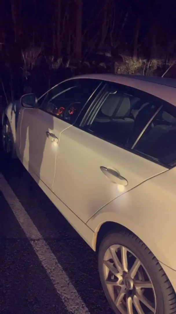 BMW 116 116d Weiß - 2