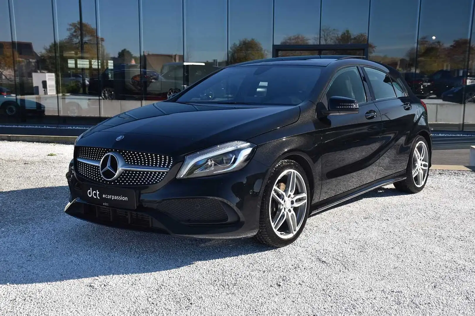 Mercedes-Benz A 180 AMG Line Pano LED Noir - 1