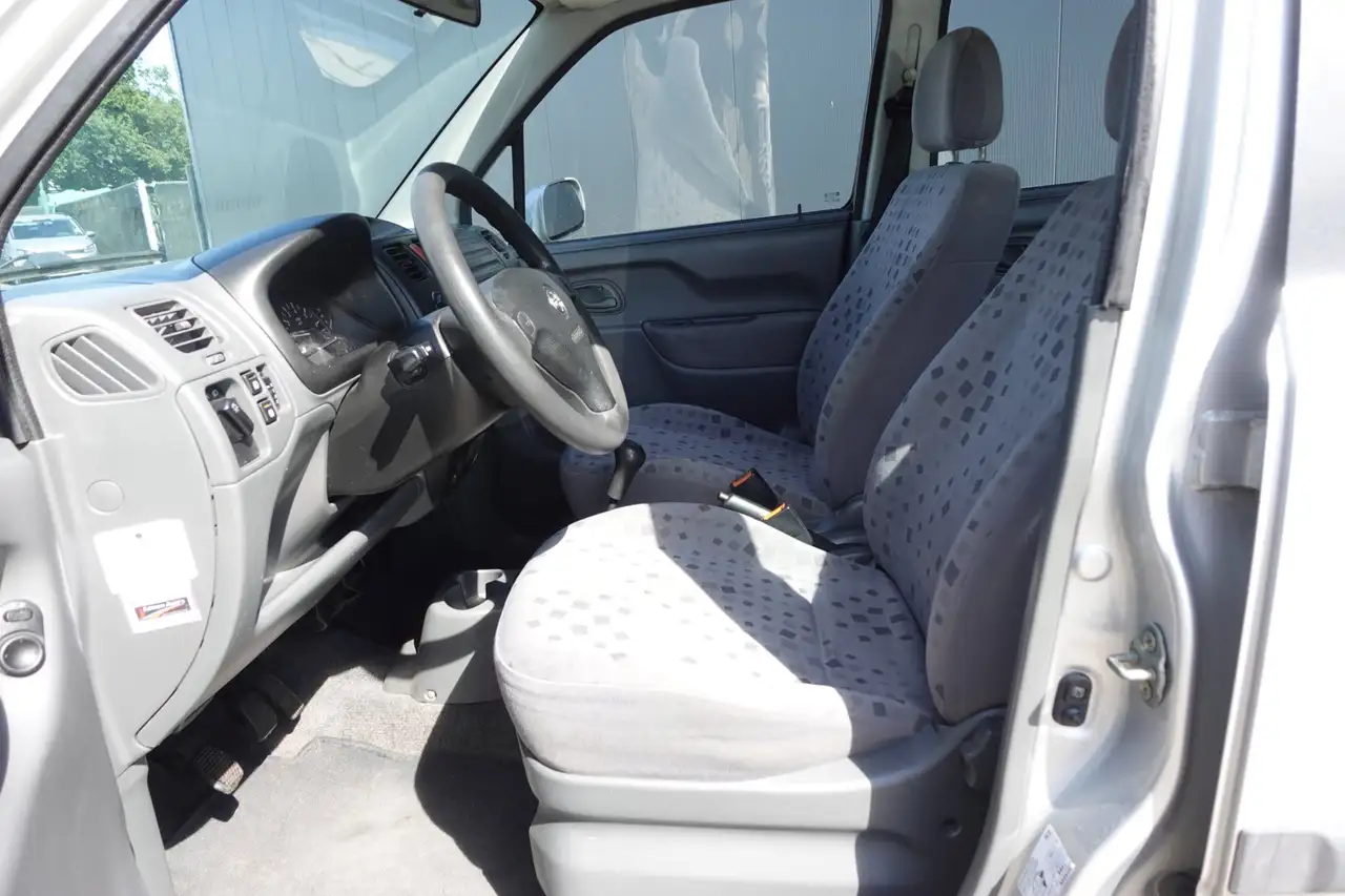 Opel Agila 1.2-16V Elegance, foto 5